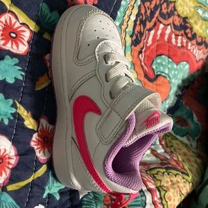 Nike Court Borough Low 2